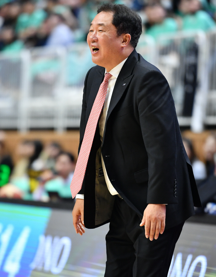 '지니형'을 고민에 빠뜨린 '킹훈'의 돌파옵션. 4차전 핵심 포인트
