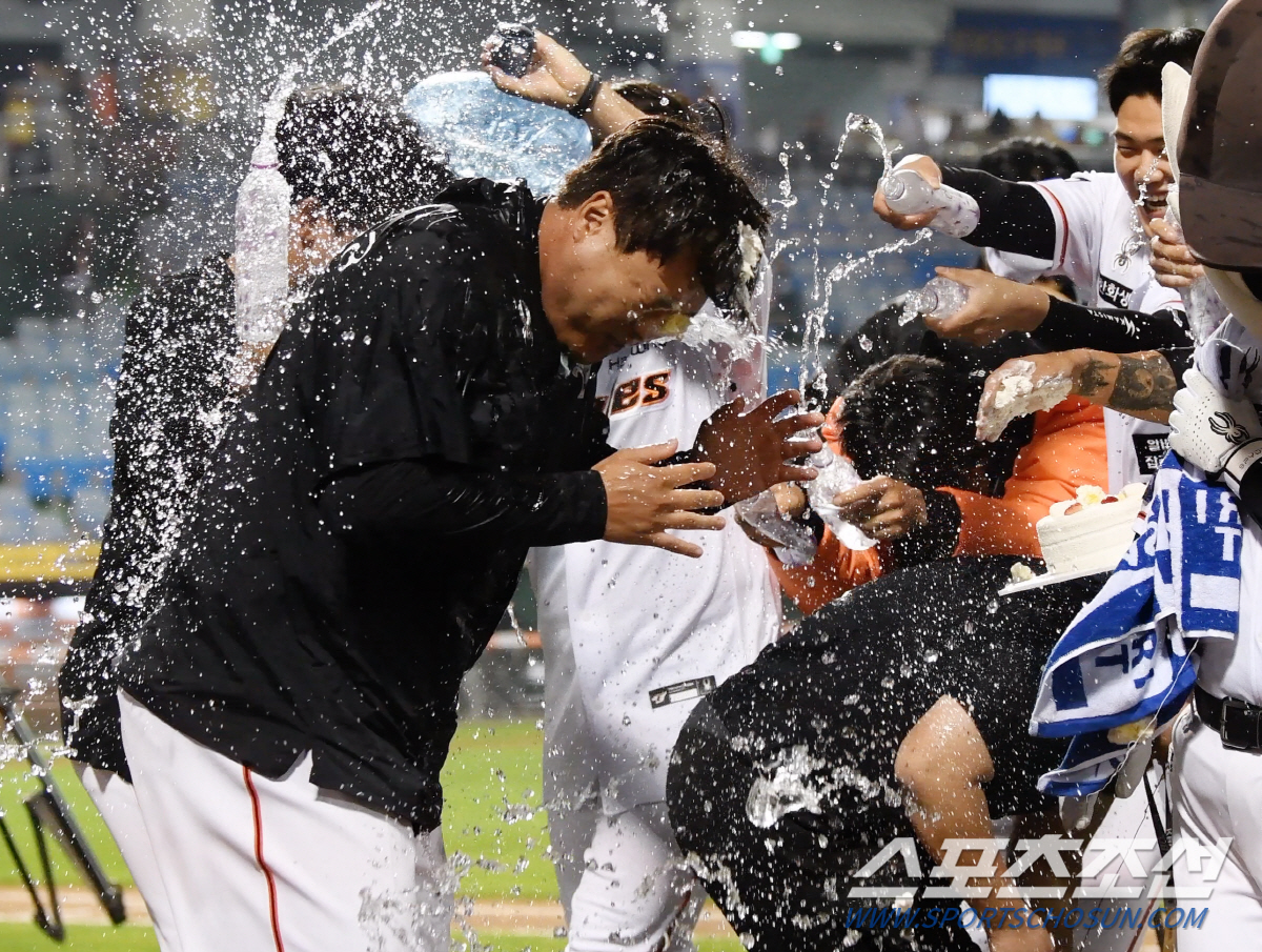 100승 축하, 누구보다 진심이었을텐데…영상 통화로 전한 '현진바라기'의…