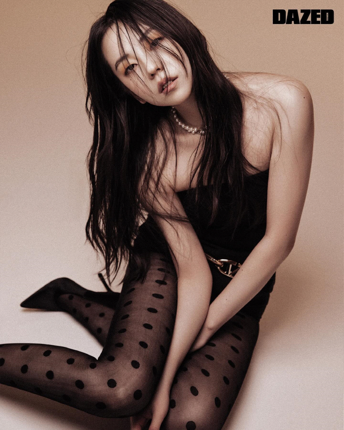"진짜 안소희 맞아?"…파격 화보에 '깜짝' 성숙한 섹시美에 '입틀막'