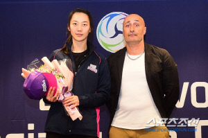 '김연경의 팀이 나를 원하다니...' 제니 좋아하는 김연경의 새 짝꿍. 