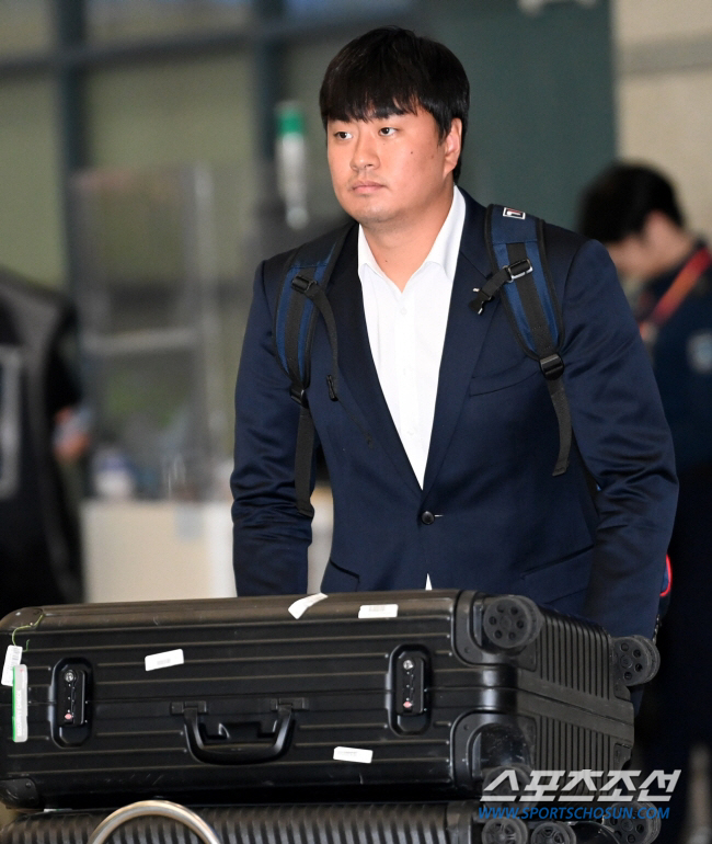 검찰, '학폭 논란' 이영하에 징역 2년 구형…이영하 측, "추가 증거 …