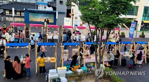 "짬뽕만두·진미튀김 맛보러" 강릉 월화거리 야시장 3일 개장