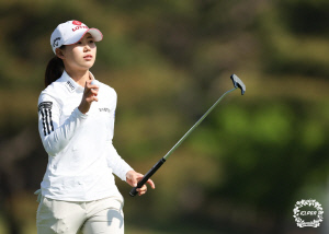 [KLPGA] '버디만 6개' 황유민, 시즌 다승 청신호 