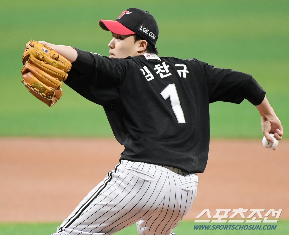 'KKKKKKKKK' 변화구 사이에 직구를... 역발상으로 득점권 위기도…