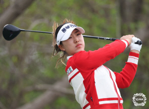 [KLPGA] '루키' 윤민아, 데뷔 첫 우승 경쟁 합류 