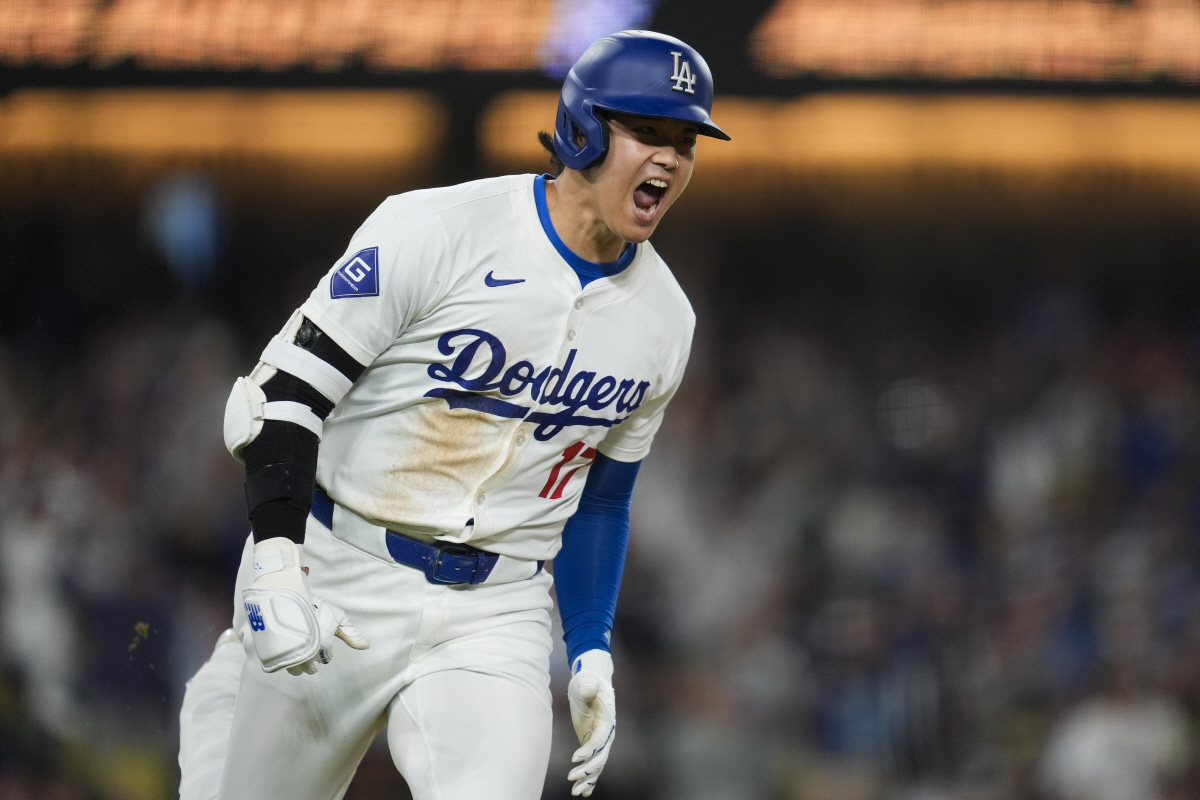 만장일치 MVP 시즌 첫 맞대결, 동점포 vs. 연장 동점타...임팩트 …