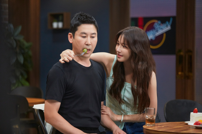 신비주의 벗은 이지아, 단단히 망가졌다...'SNL5' 화려한 피날레 […