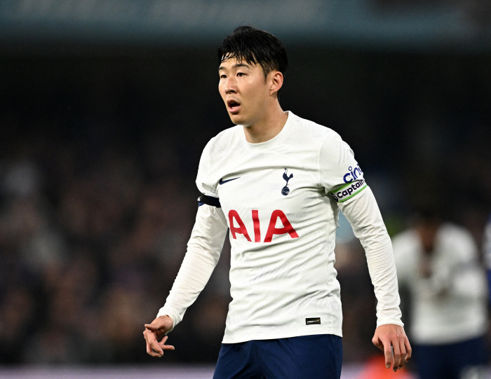 감히 신입생이.. SON 저격 아니지? "공중볼 경합좀 하자!" → 손흥…
