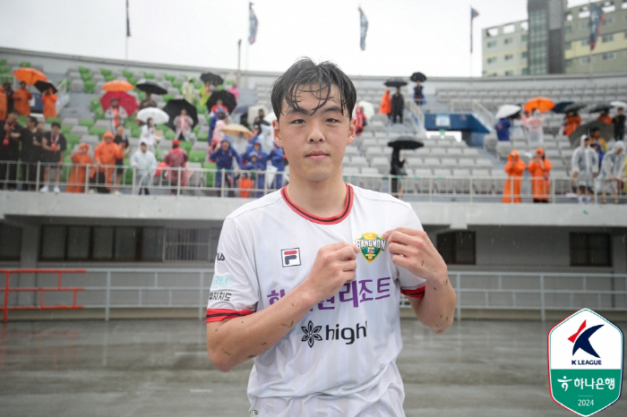 '오렌지빛 4위 반란'강원 윤정환 감독"모두가 우릴 강등팀이라고 하지만.…