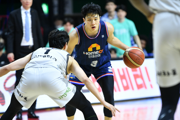 5위가 정상을 정복했다, 새로운 우승 화법 제시한 KCC의 슈퍼팀