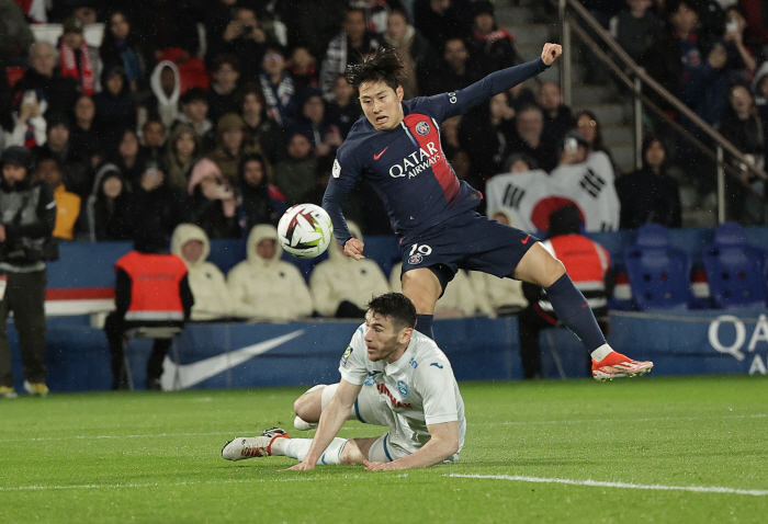 '여론 바뀌었다' 벼랑 끝 PSG, '히든카드' 이강인 콕 집었다 '리턴…