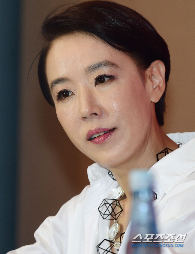 故강수연, 오늘(7일) 2주기…'영화롭게 오랫동안' 빛날 월드★ [종합]