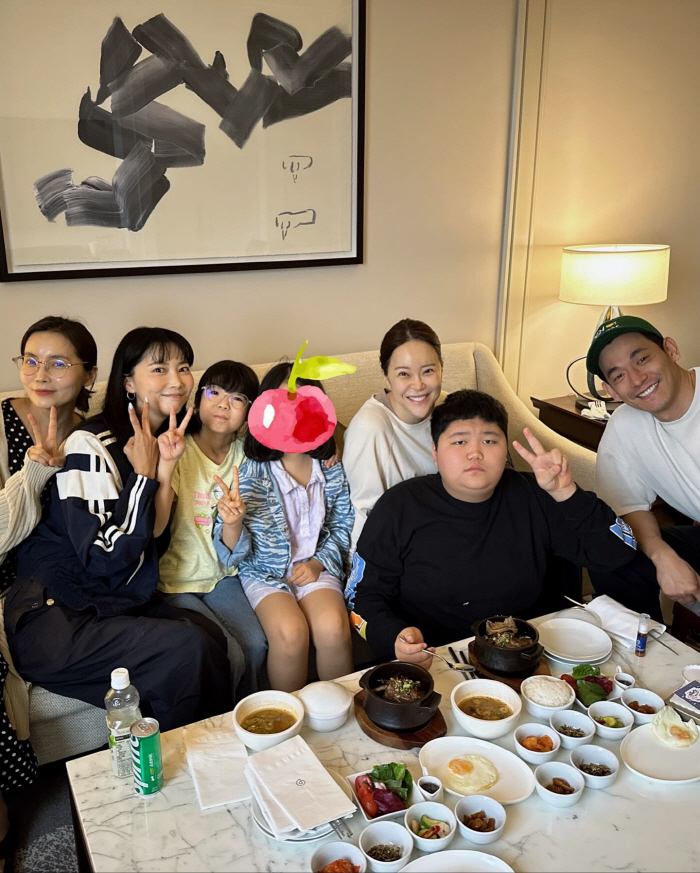 백지영♥정석원, 딸과 호캉스..이무진·오윤아 가족도 함께 "행복"