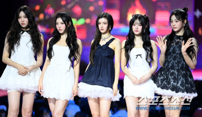 경영진 갈등→혜인 부상까지…뉴진스, 컴백 앞두고 연이은 '악재' [SC이…