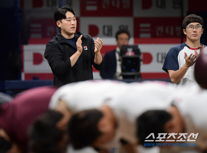 "고참도, 외인도 잘못하면 다 반성하라" 무서운 주장의 뚝심, 두산이 살…