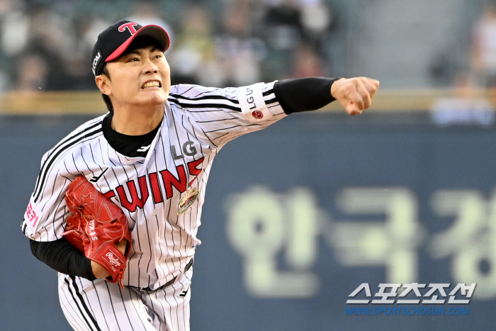 그래서 조심해서 올렸는데... KS 승리투수, 끝내 팔꿈치 수술로 시즌아…