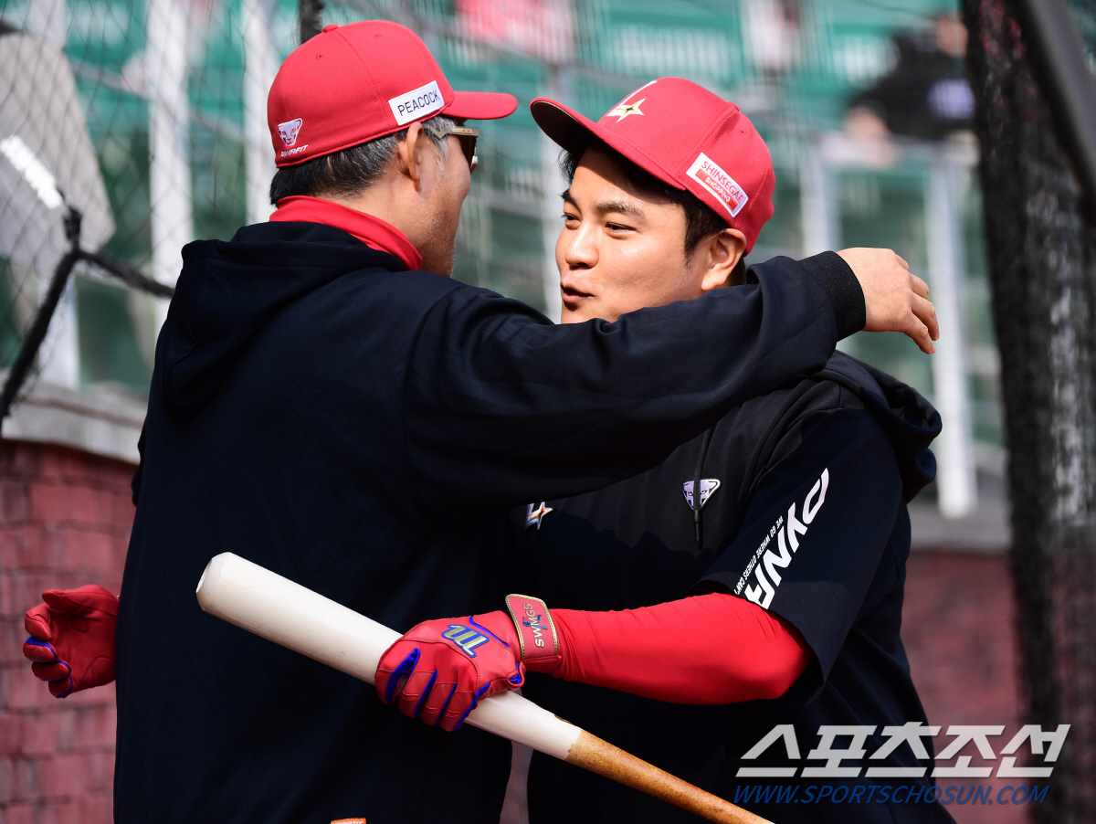 '덕장' 소리 듣게 해준 주장. 은퇴시즌에 4주 이탈. "좋게 보내주고 …