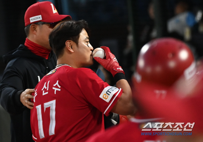 "신수만큼 몸 만든 선수 안보인다" 일침 했는데…'은퇴 잘하기'가 이렇게…