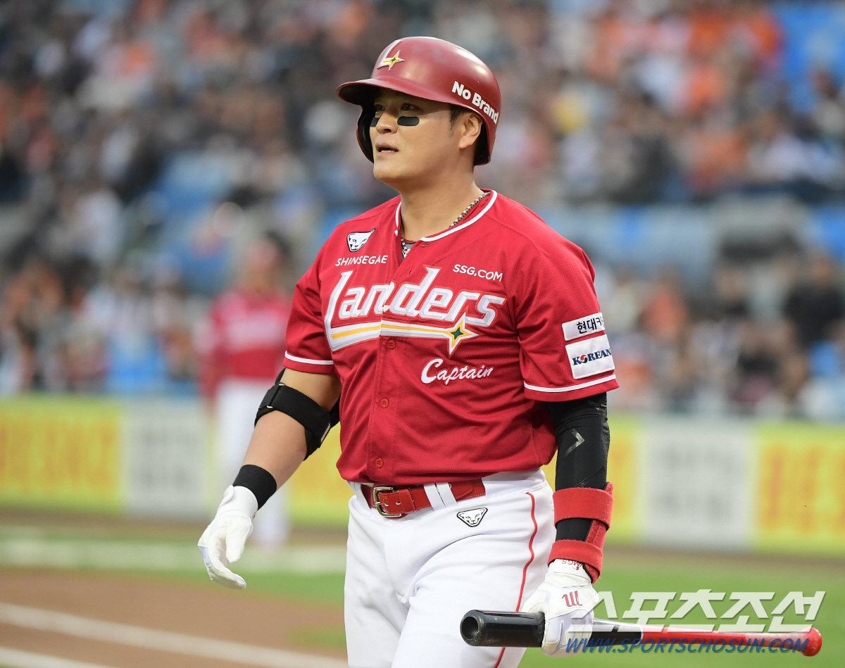 "신수만큼 몸 만든 선수 안보인다" 일침 했는데…'은퇴 잘하기'가 이렇게…
