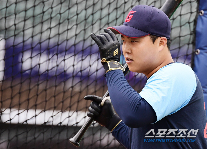 입대 전 마지막 불꽃 태울까…'퓨처스 홈런→1군 복귀' 한동희, 이제 한…