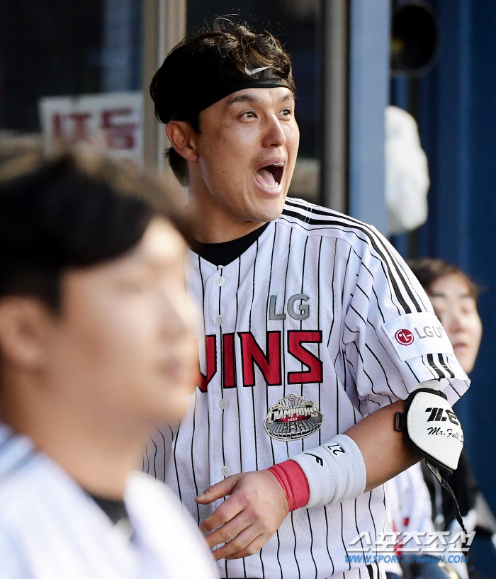 홈런인줄 알았지? '에어 지훈' 슈퍼캐치! 박동원 장타 도둑맞았다[잠실 …