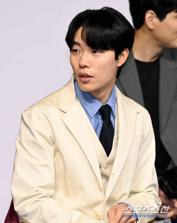 '더 에이트 쇼' 류준열 "앞뒤 가리지 않고 '하겠다'고"