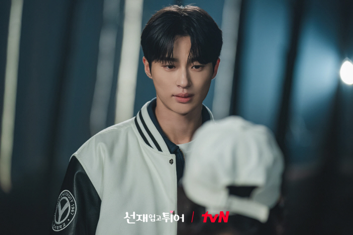 [SC이슈]김수현→변우석 잘나가다 '날벼락'..상처만 남긴 '가짜 열애설…