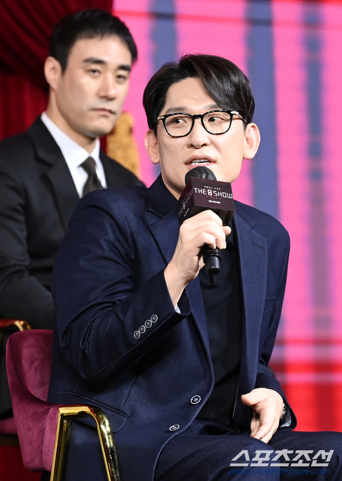'더 에이트 쇼' 한재림 감독 "이열음과 열애설, 껌딱지처럼 모니터해서 …