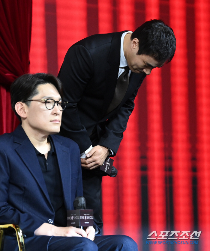 [SC현장] 작품 얘기는 못하고..'더 에이트 쇼' 류준열·배성우·한재림…