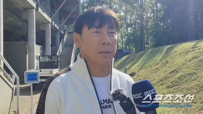 [현장인터뷰]'심판 오심'에 올림픽 좌절 신태용 감독 "주심 장난에 패배…