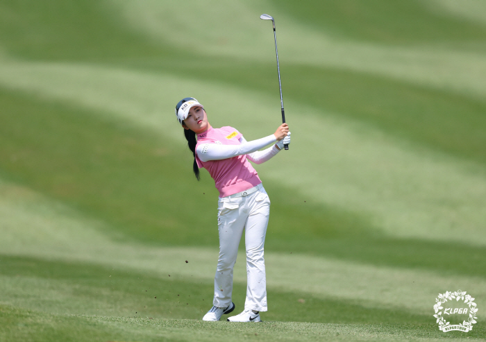시즌 첫 승 후 이어진 기복→대회 첫 날 시즌 한 라운드 최저타! 이예원…