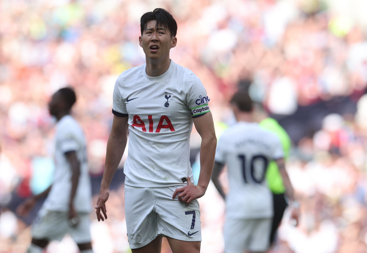 '9AS' 손흥민 EPL 대기록 다음으로 미뤄졌다, 답답한 동료들 '황금…