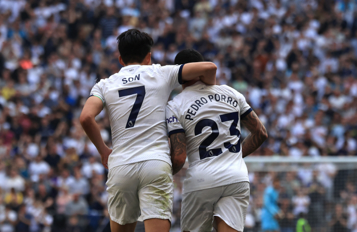 '9AS' 손흥민 EPL 대기록 다음으로 미뤄졌다, 답답한 동료들 '황금…