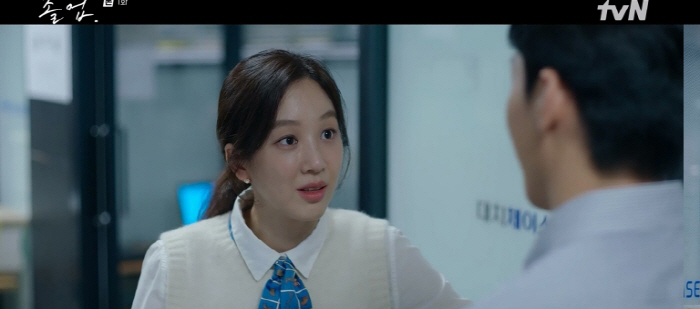 정려원♥위하준 '졸업' 첫방 5.2%..김수현♥김지원 '눈여' 흥행 이을…