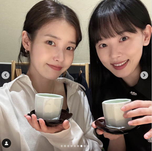 "연화공주가 밥사줌" 아이유X강한나 '보보경심 우정 9년차 ing'