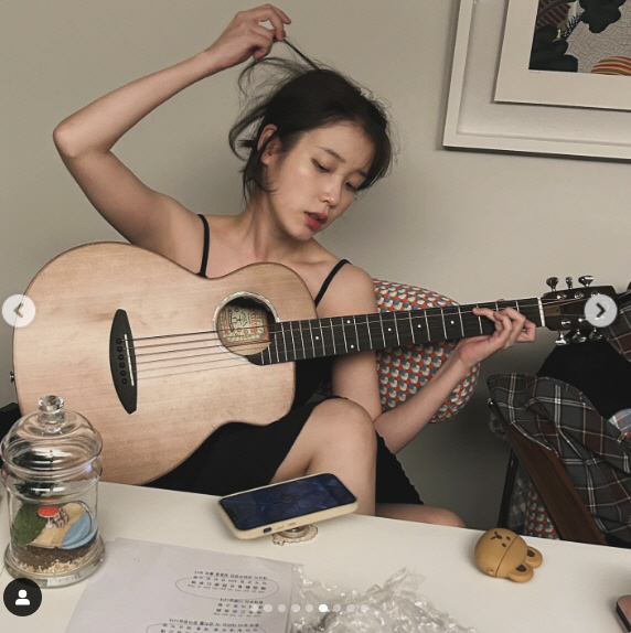 "연화공주가 밥사줌" 아이유X강한나 '보보경심 우정 9년차 ing'