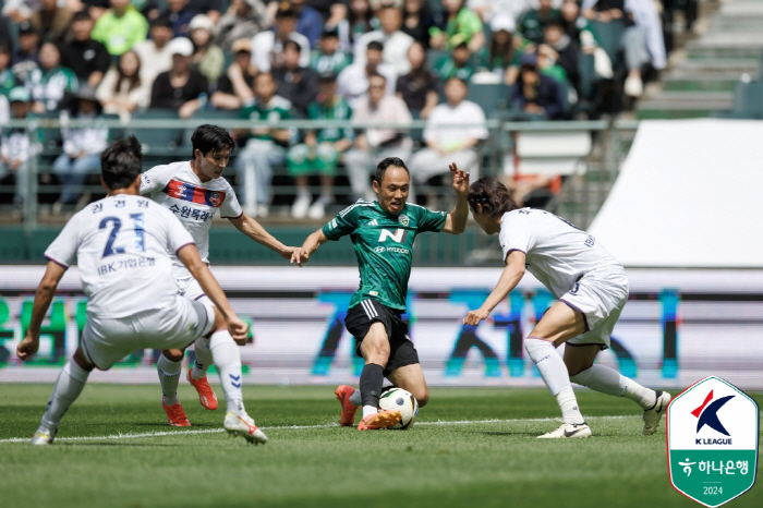 '0-2→3-2' 이승우 멀티골+정재민 역전골 수원FC, '보아텡 퇴장'…