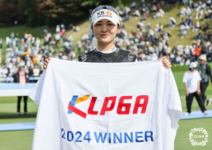 "거리만 맞춘다는 느낌으로…" 윤이나 장타추격, 퍼트로 물리친 이예원, 첫 와이어투와이어 우승→다승대열 합류[NH투자증권 레이디스 챔피언십]