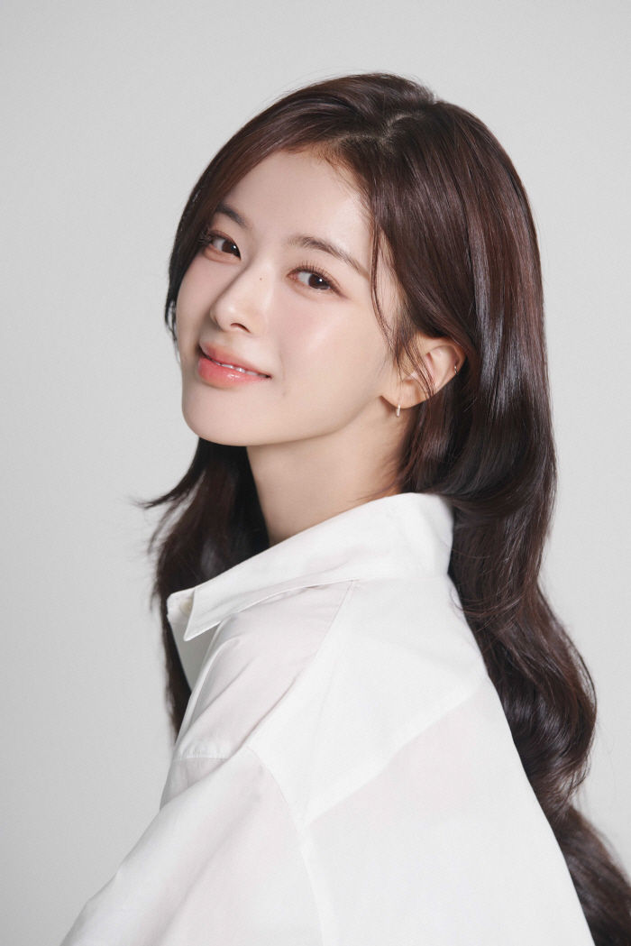 '성숙美 물씬'…노정의, NEW프로필 '아역배우 출신 느낌無'
