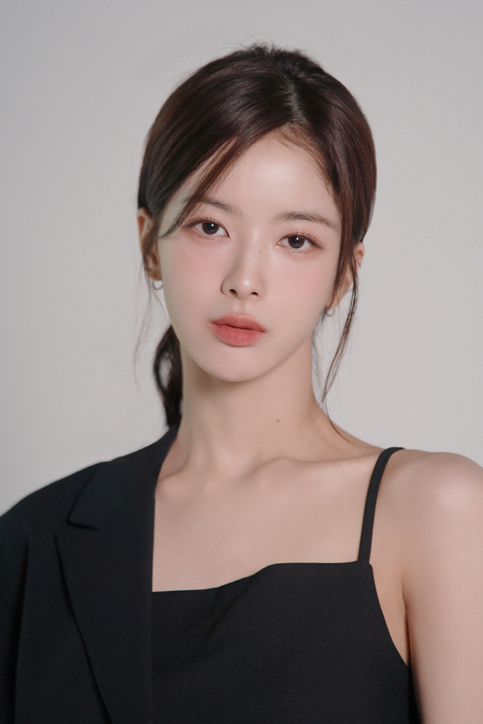 '성숙美 물씬'…노정의, NEW프로필 '아역배우 출신 느낌無'