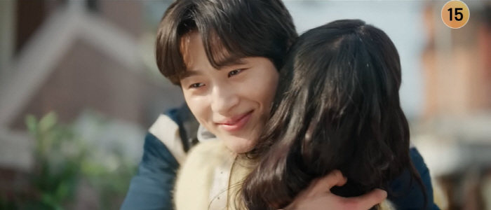 "손깍지+포옹" 변우석♥김혜윤 '20살 비밀 연애' 1초만 '발각'(선업…