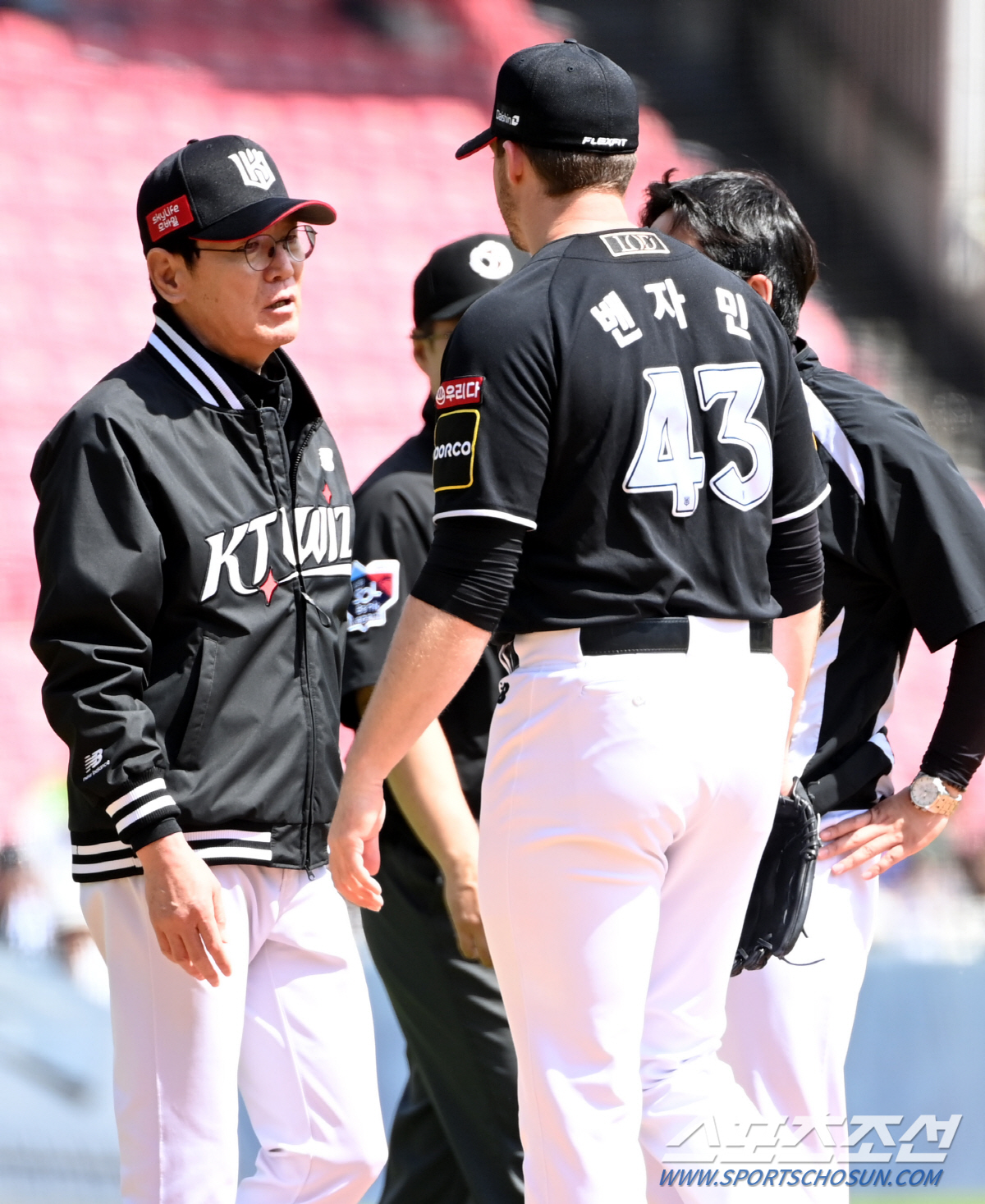 KT 천만다행 '팔꿈치 불편, 충격 강판' 벤자민, 검진결과 이상무...…