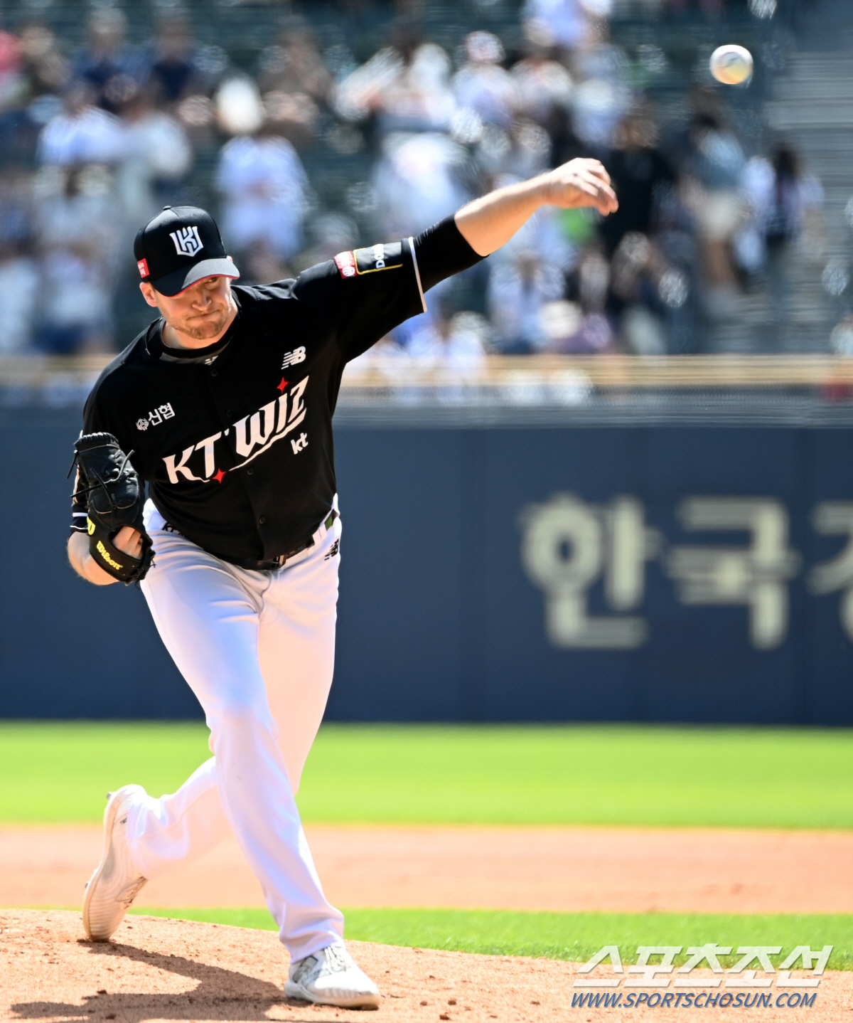 '5연승에 악재 발생' 65억 FA 슬라이딩 무릎 부상 1군 말소. 벤자…