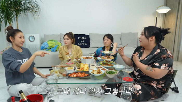 "군대 갔다왔냐" 한혜진, 풍자 향한 '역대급 도발'…"5급 면제다"(한…