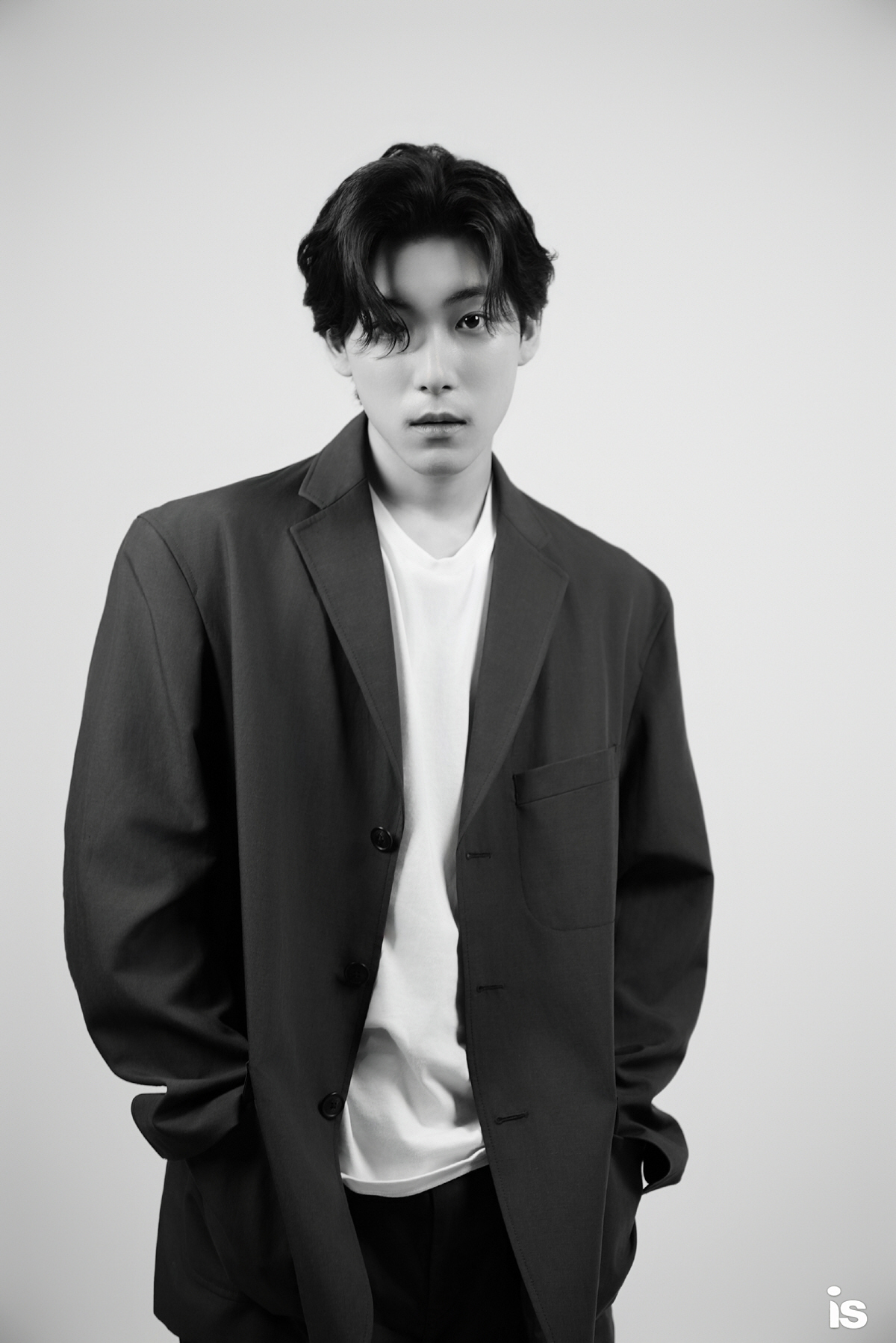 '슛돌이' 지승준, 조각상 같은 비주얼 화보 '시선 집중'..본격 배우 …