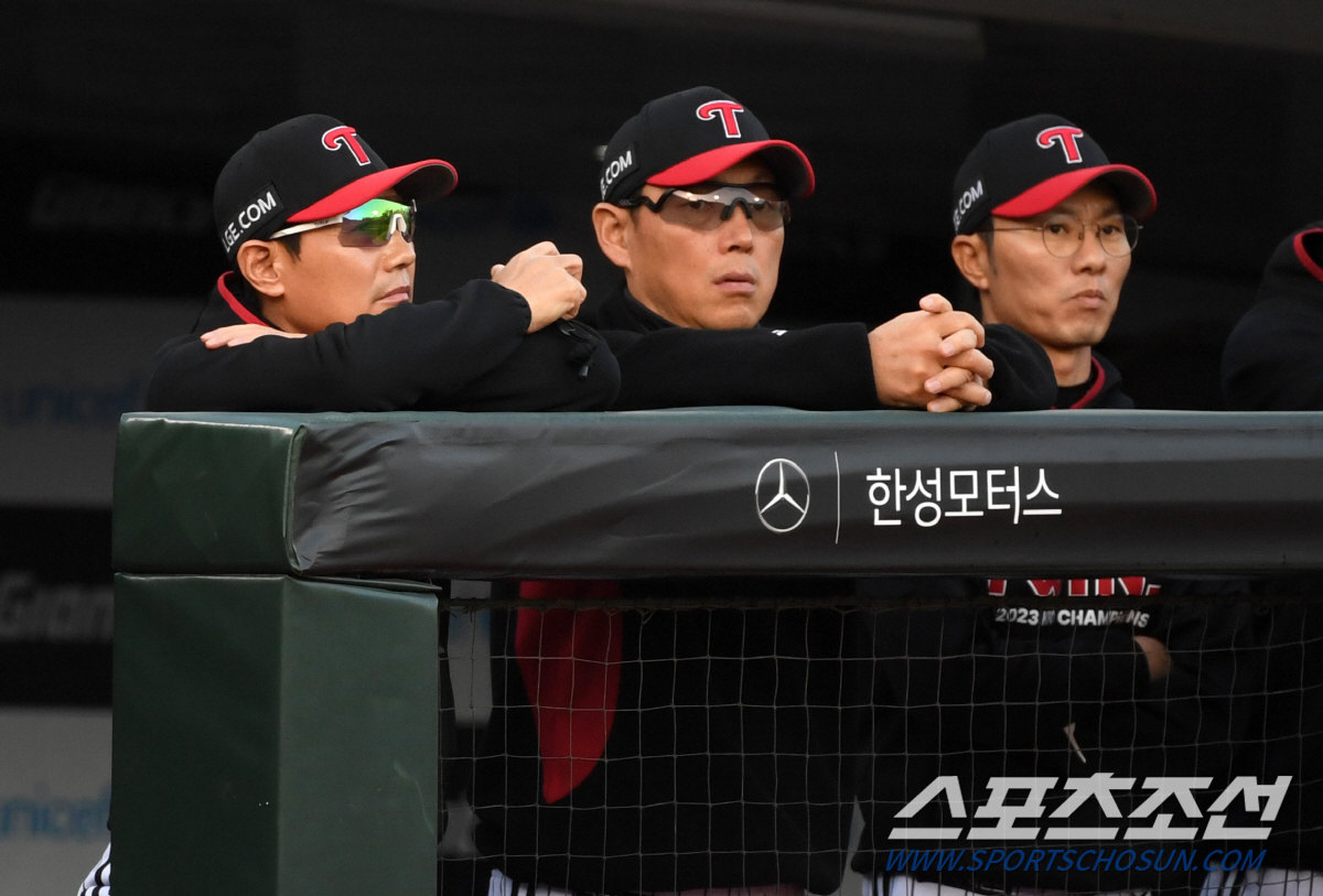 "이호준 2군 감독도 고민 했었다." 염갈량이 설명한 LG의 코칭스태프 …