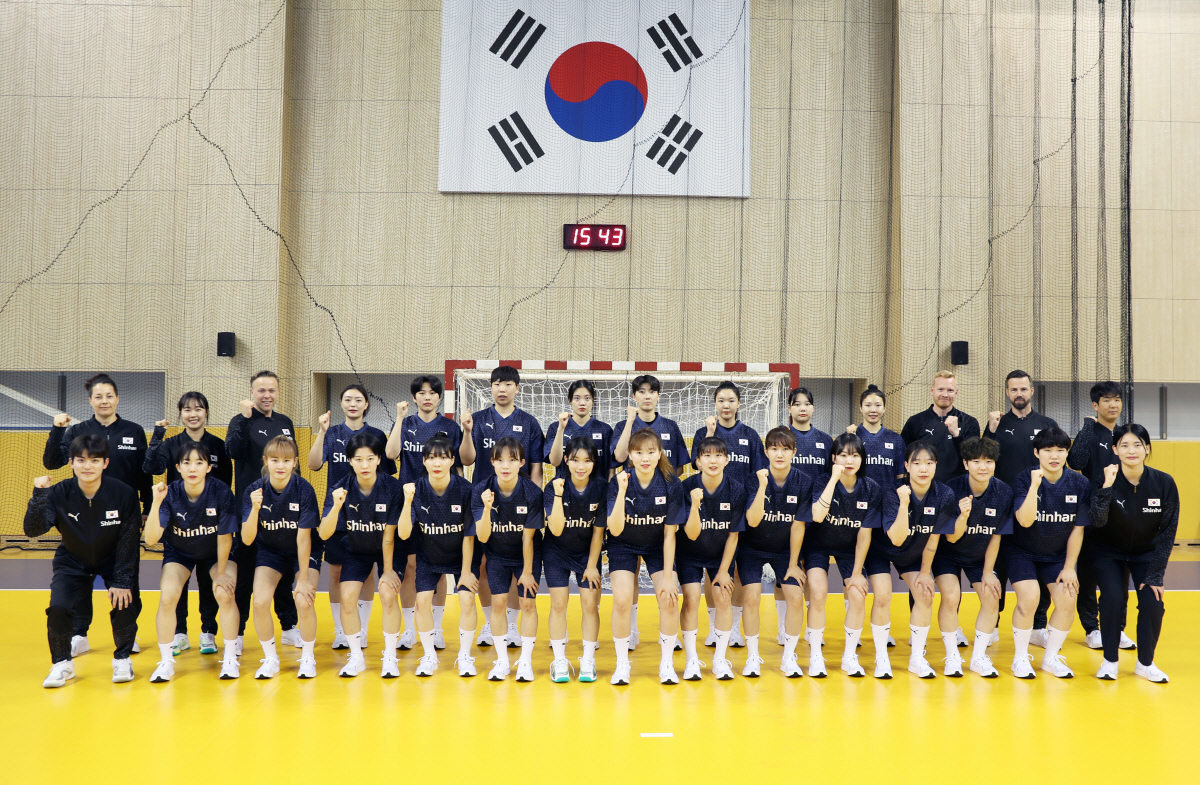 '파리 가는 韓 유일 구기종목' 여자핸드볼 대표팀 진천서 본격 담금질→두…