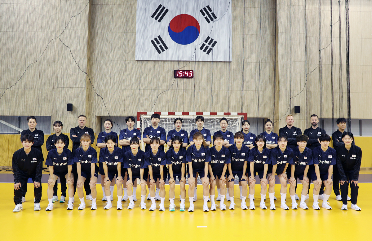 '파리 가는 韓 유일 구기종목' 여자핸드볼 대표팀 진천서 본격 담금질→두…