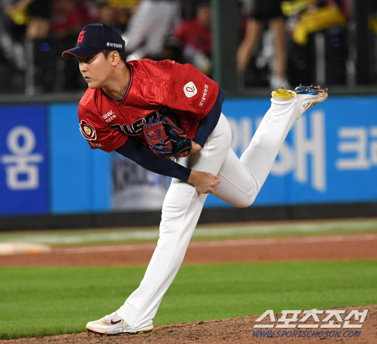 기다렸던 80억 FA, 215일만에 터졌는데…'4연패' 필승조 연쇄 붕괴…