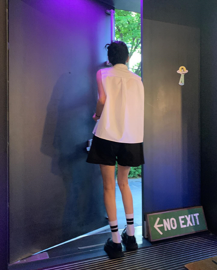 "이 다리 굵기 실화야?"…고현정, 깡마른 다리에 팬들도 놀랐다